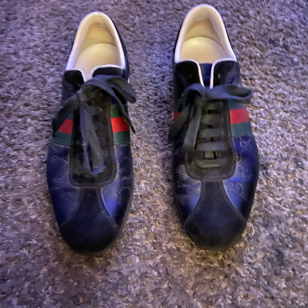 Gucci Men's Black Sneakers with Red and Green Stripes